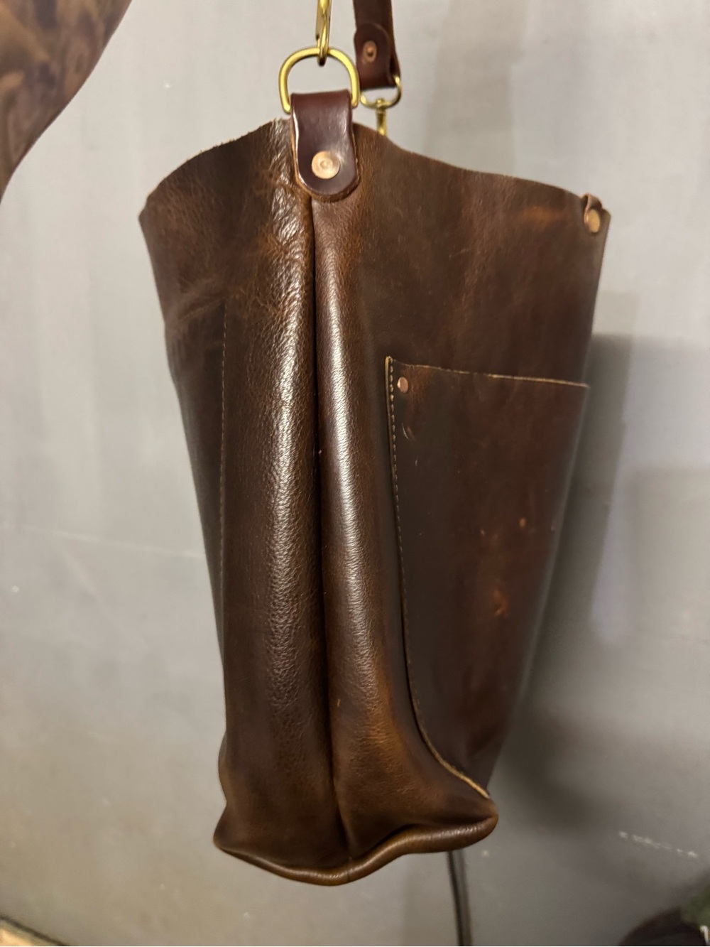 Meanwhile Back One The Farm Mocha Tuscan Leather Carryall & Crossbody - Picture 6 of 10